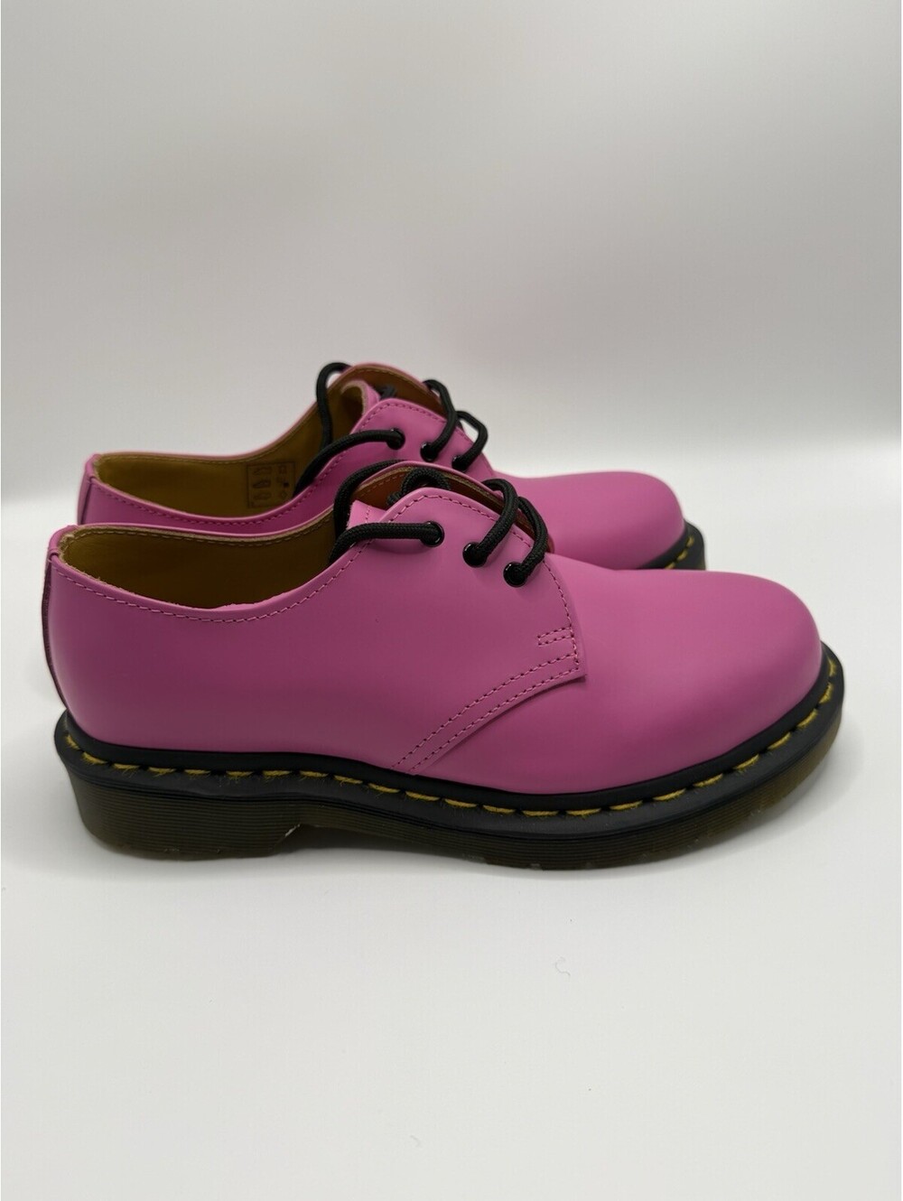 DR MARTENS Shoes Air Wair Smooth Bubblegum Pink US 6 M / 7 L Leather Oxford NWOB